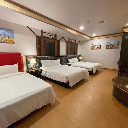 Wenpin Hotel - Pier 2 Kaohsiung Exterior photo