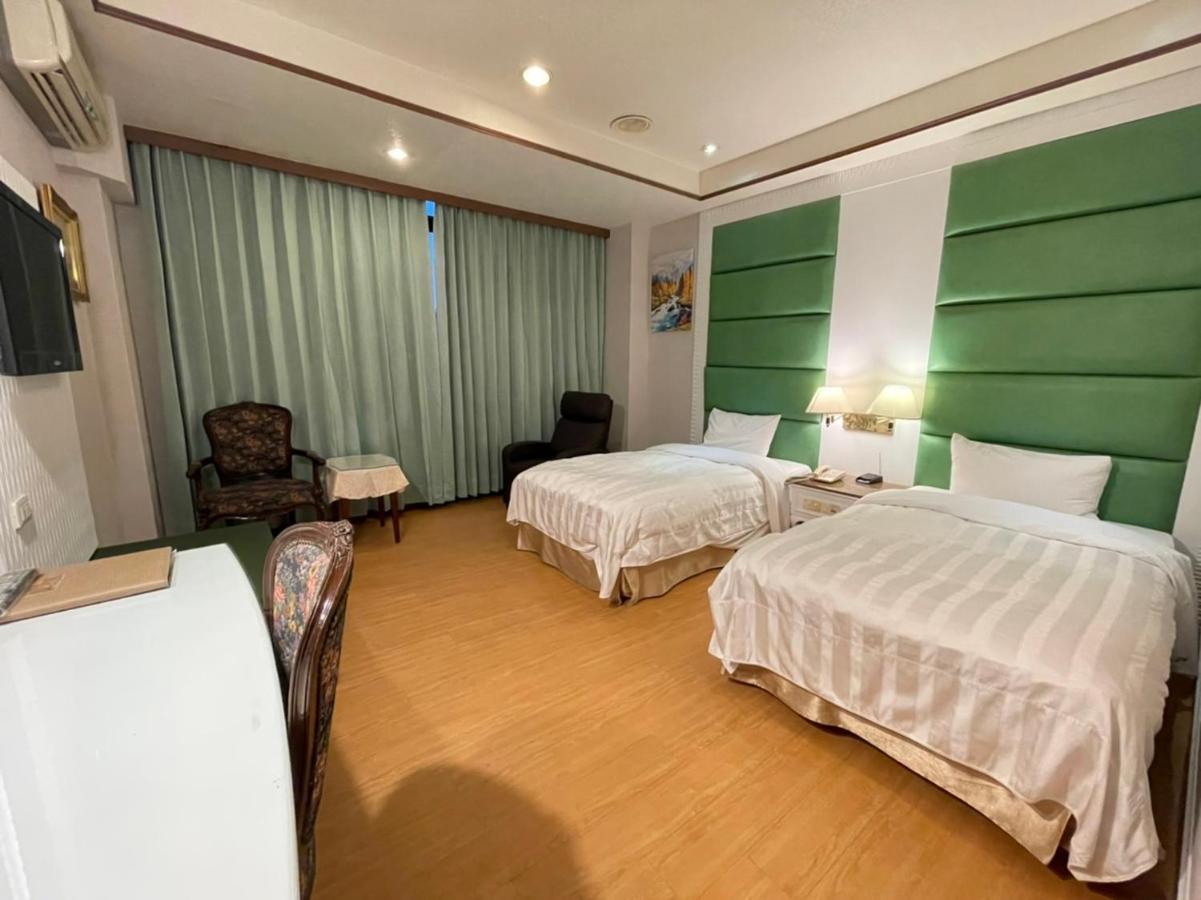 Wenpin Hotel - Pier 2 Kaohsiung Exterior photo