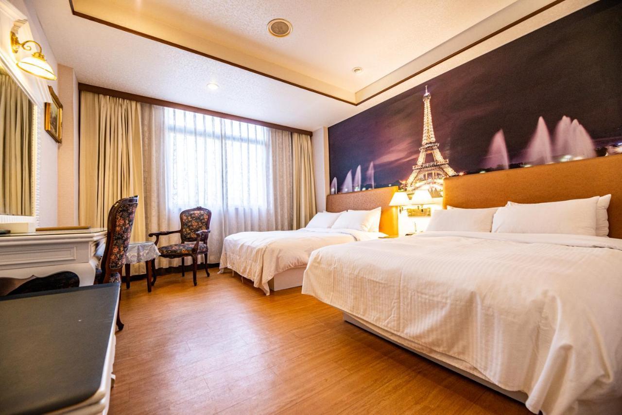 Wenpin Hotel - Pier 2 Kaohsiung Exterior photo