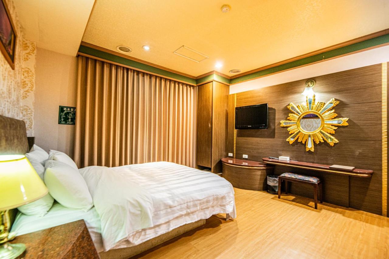 Wenpin Hotel - Pier 2 Kaohsiung Exterior photo