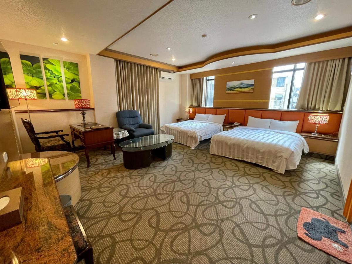 Wenpin Hotel - Pier 2 Kaohsiung Exterior photo