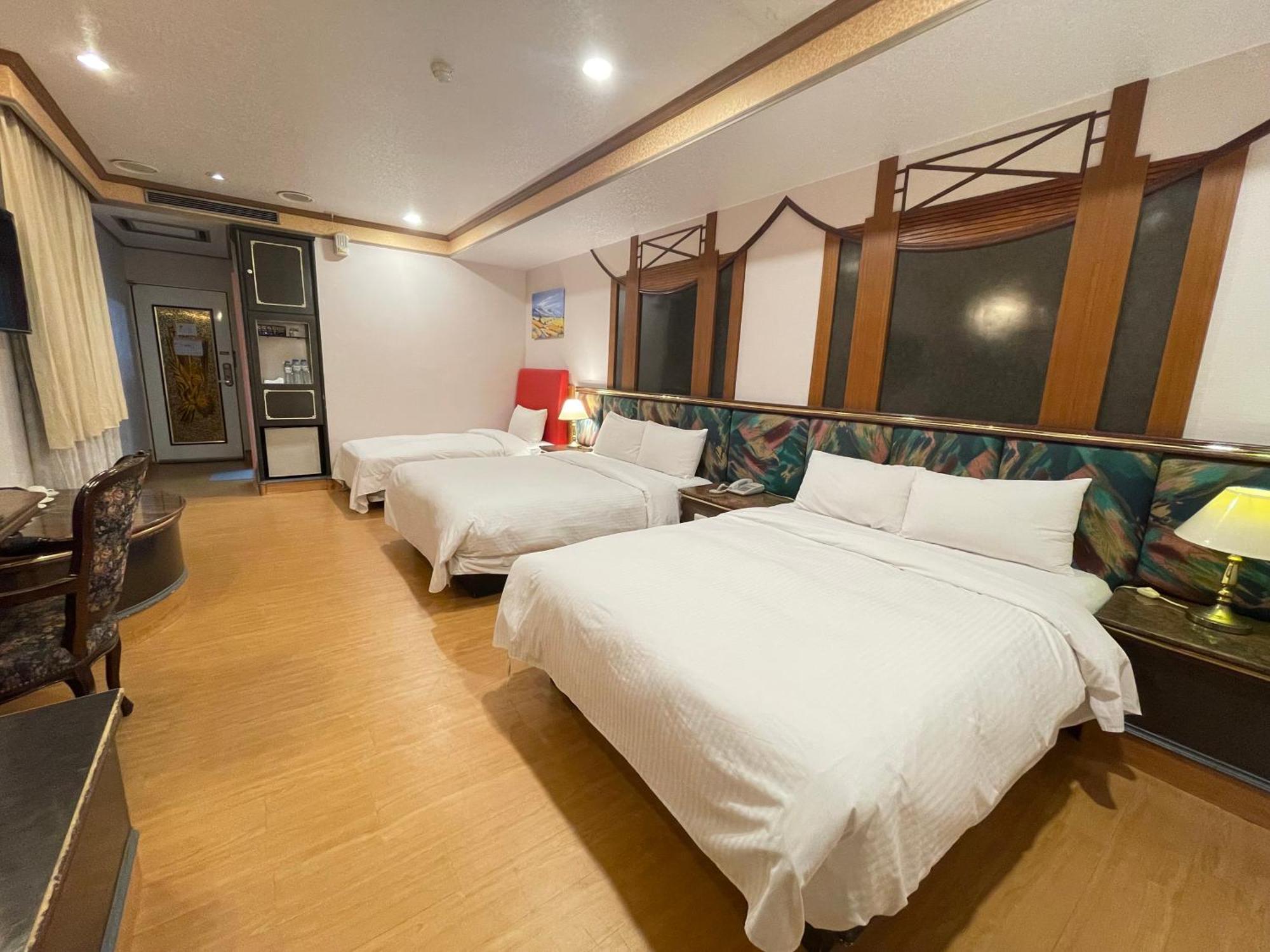 Wenpin Hotel - Pier 2 Kaohsiung Exterior photo